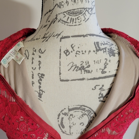 Love, Fire Red Lace Sleeveless Formal Short Dress - Picture 5 of 6